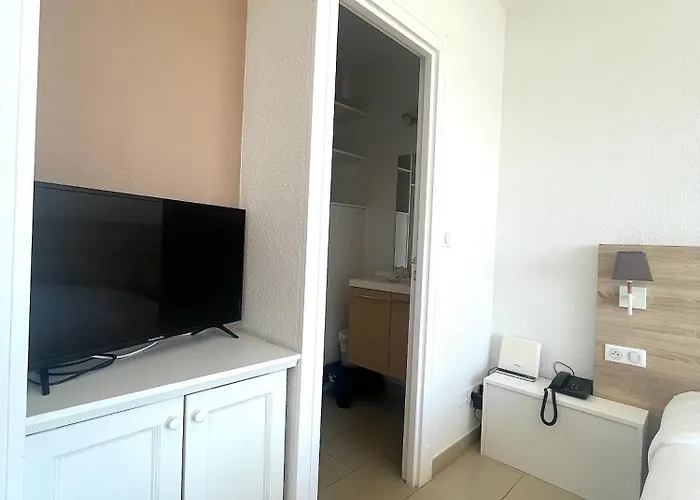 L'azur Des Calanques - T2 Avec Piscine Chauffee & Vue Exceptionnelle- Parking & Wifi * Ajaccio (Corsica)