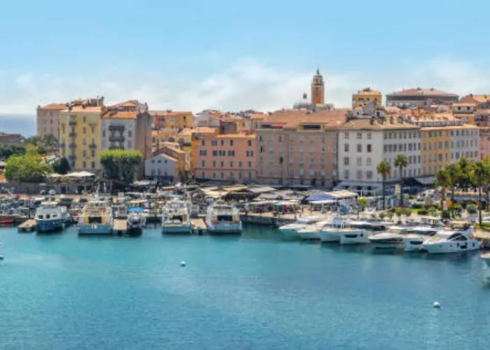 T2 Avec Piscine Chauffée - Vue Exceptionnelle- Les Calanques Routes Des Sanguinaires- Parking Inclus&wifi Appartement